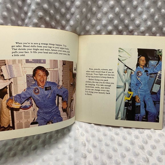 Set of 2: Children’s Books About Space and Being an Astronaut - Picture 5 of 9